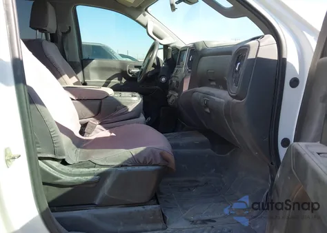 2021 Chevrolet Silverado 1500 4Wd Standard Bed Wt z USA, uszkodzony, nr VIN 1GCRYAEFXMZ202378